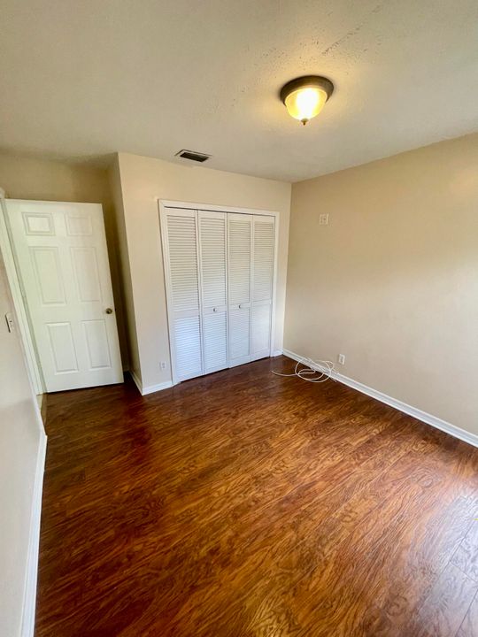 For Rent: $2,600 (3 beds, 2 baths, 1442 Square Feet)