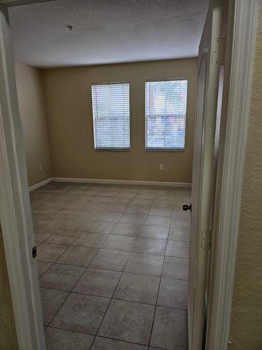 For Rent: $2,200 (3 beds, 2 baths, 1457 Square Feet)