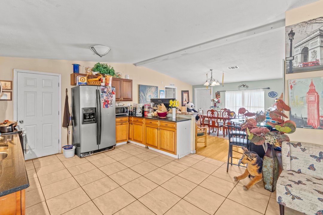 For Sale: $125,000 (3 beds, 2 baths, 1500 Square Feet)