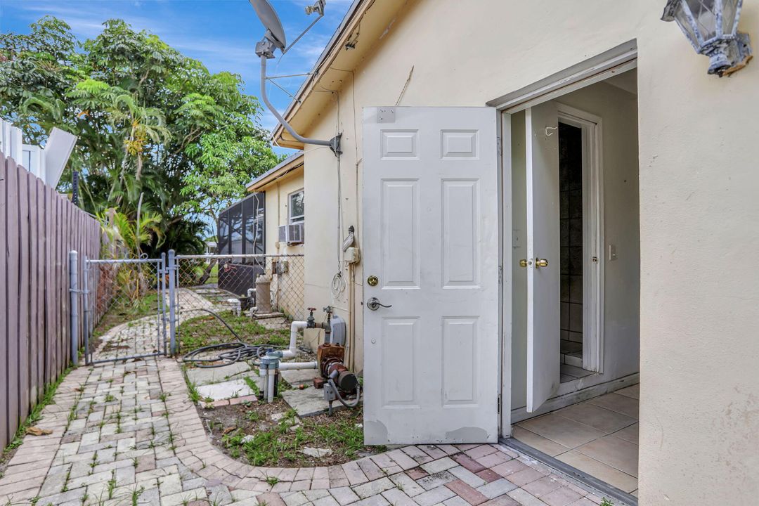 For Sale: $374,900 (3 beds, 2 baths, 1918 Square Feet)