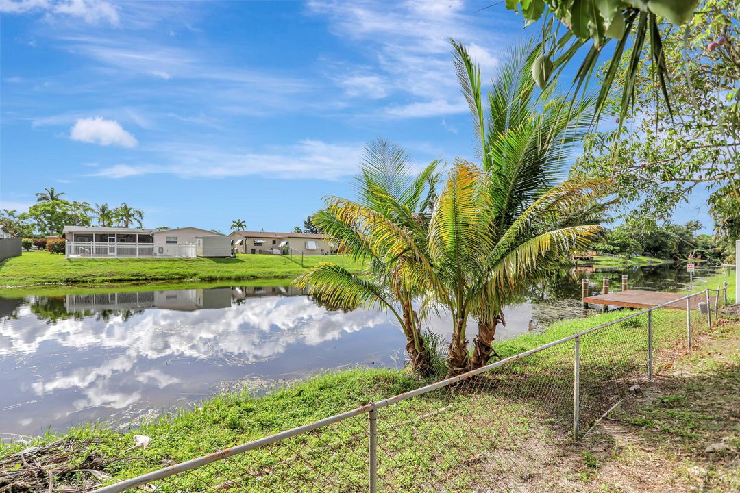 For Sale: $374,900 (3 beds, 2 baths, 1918 Square Feet)