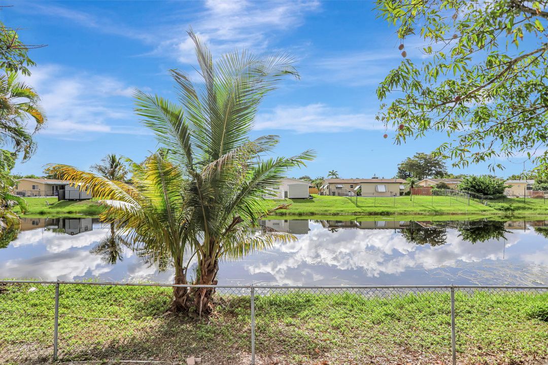 For Sale: $374,900 (3 beds, 2 baths, 1918 Square Feet)