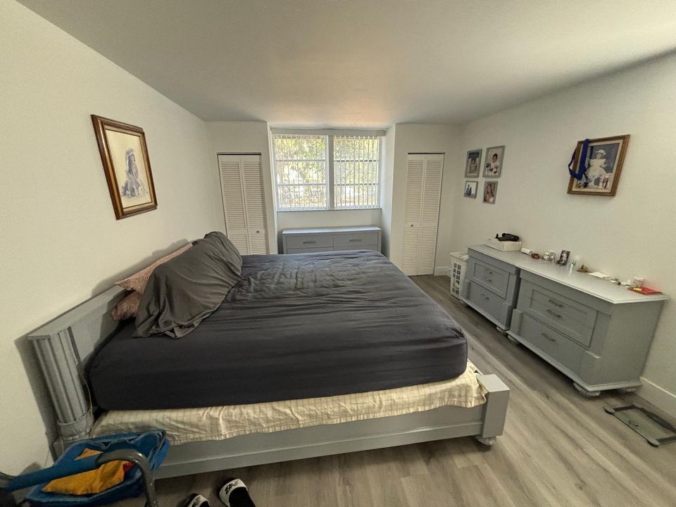 For Rent: $2,000 (1 beds, 1 baths, 1002 Square Feet)