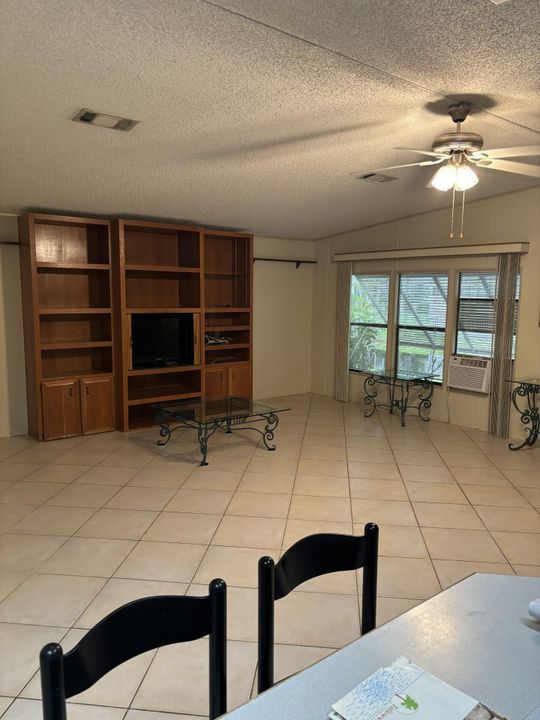 For Sale: $95,000 (2 beds, 2 baths, 1672 Square Feet)