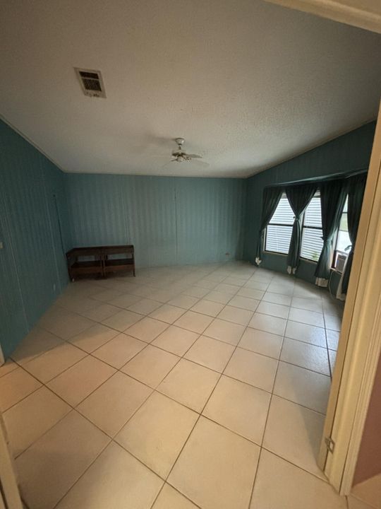 For Sale: $95,000 (2 beds, 2 baths, 1672 Square Feet)