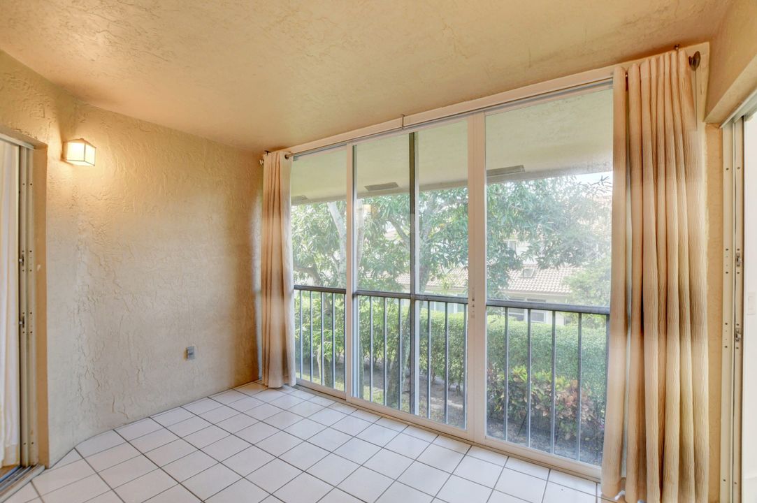 For Rent: $3,100 (2 beds, 2 baths, 1126 Square Feet)