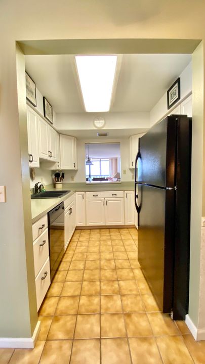 For Sale: $375,000 (2 beds, 2 baths, 1251 Square Feet)