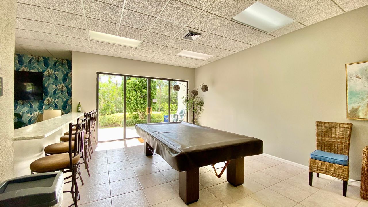 For Sale: $375,000 (2 beds, 2 baths, 1251 Square Feet)