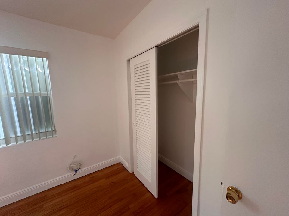 For Rent: $2,000 (2 beds, 1 baths, 840 Square Feet)