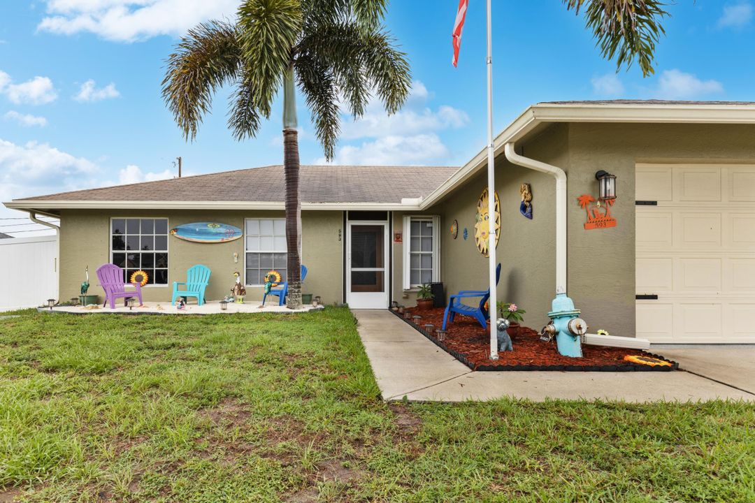 For Sale: $459,900 (3 beds, 2 baths, 1527 Square Feet)