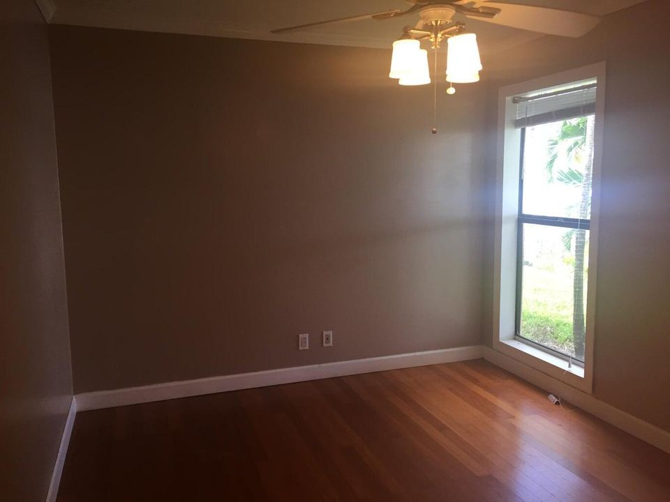 For Rent: $2,250 (2 beds, 2 baths, 951 Square Feet)