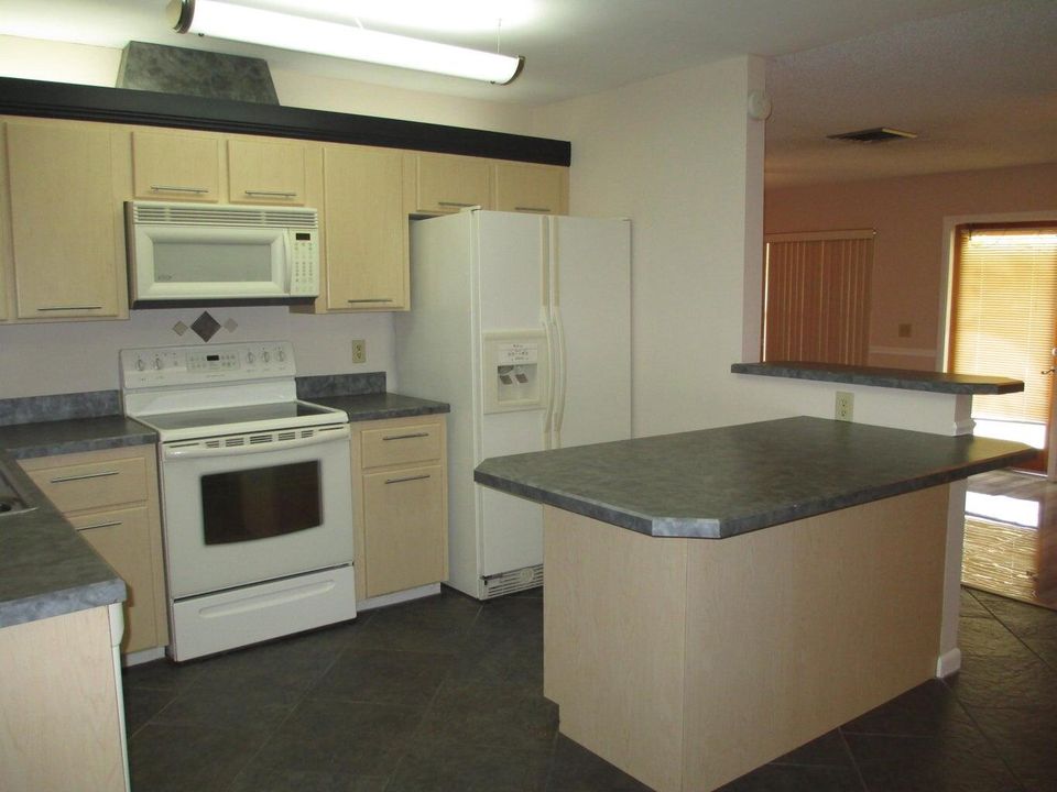 For Rent: $1,850 (2 beds, 2 baths, 1248 Square Feet)