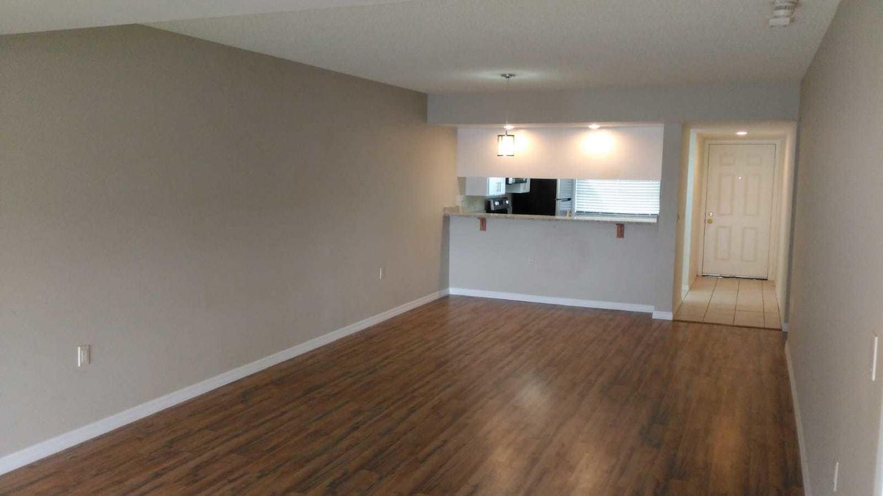 For Rent: $2,200 (2 beds, 2 baths, 1437 Square Feet)