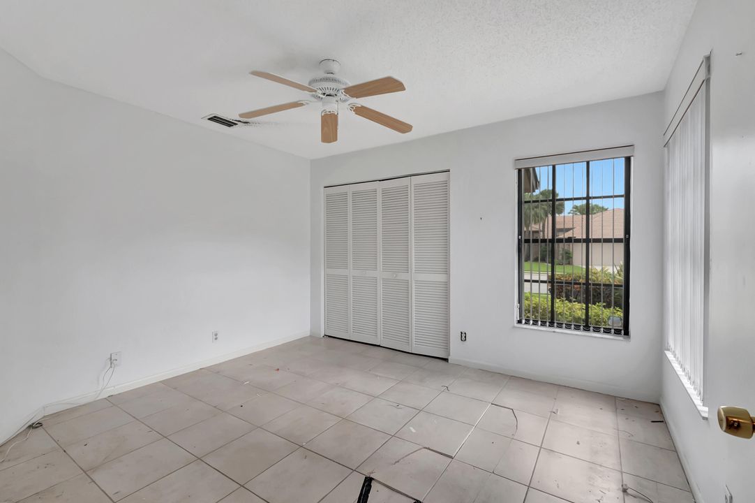 For Sale: $318,000 (3 beds, 2 baths, 1760 Square Feet)