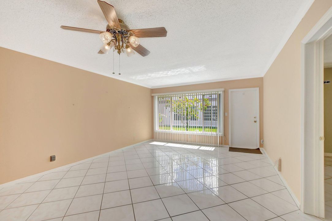 For Sale: $329,500 (2 beds, 2 baths, 1227 Square Feet)