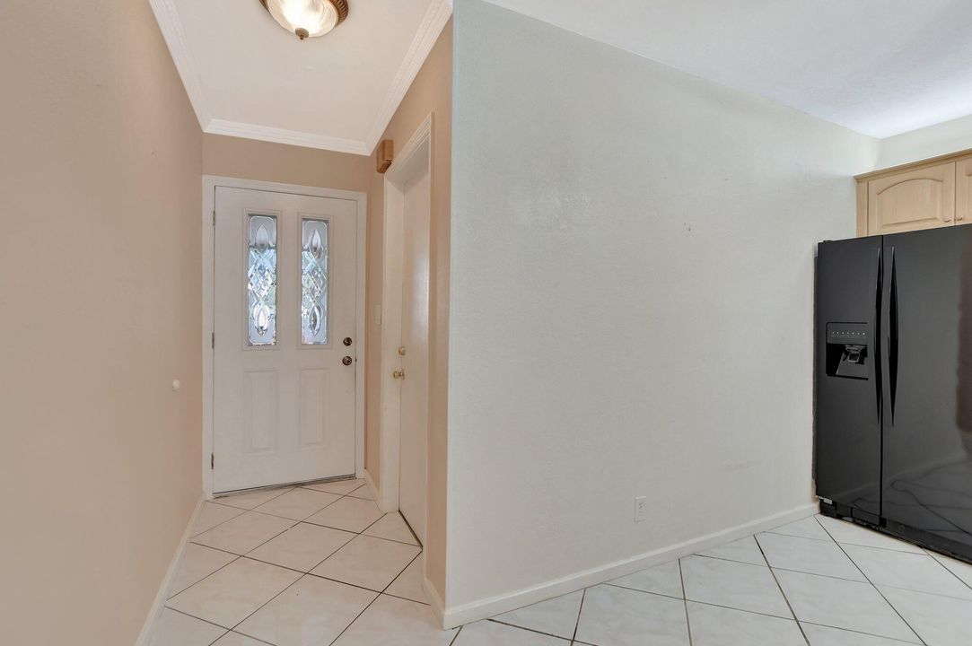 For Sale: $329,500 (2 beds, 2 baths, 1227 Square Feet)