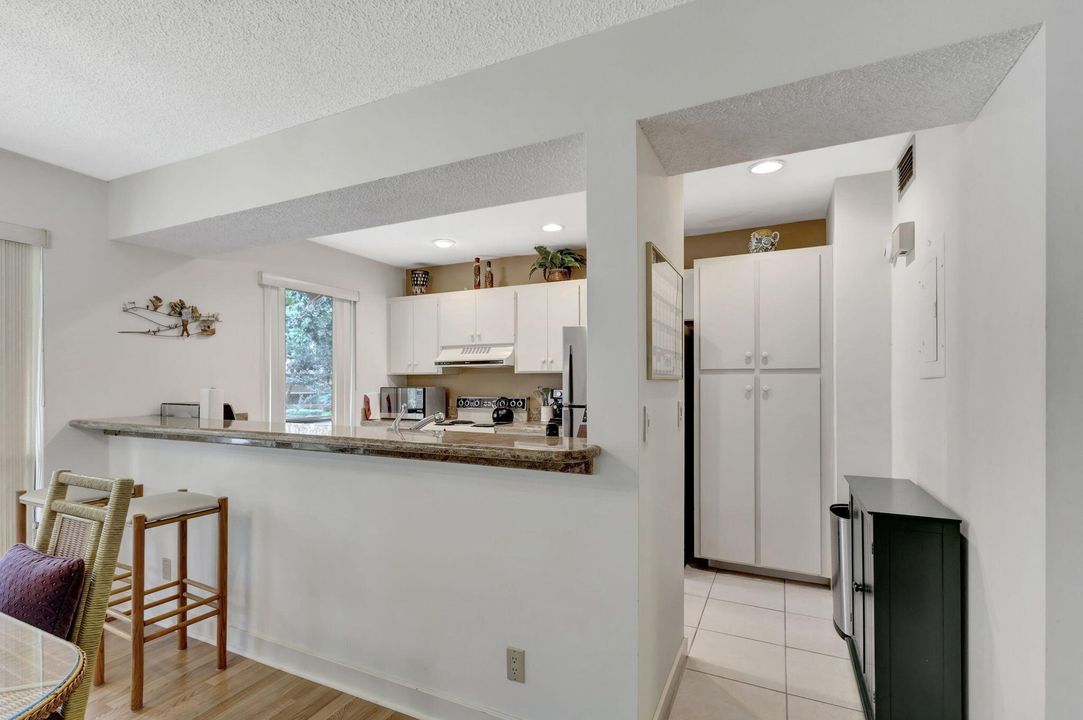 For Sale: $409,000 (2 beds, 2 baths, 1366 Square Feet)