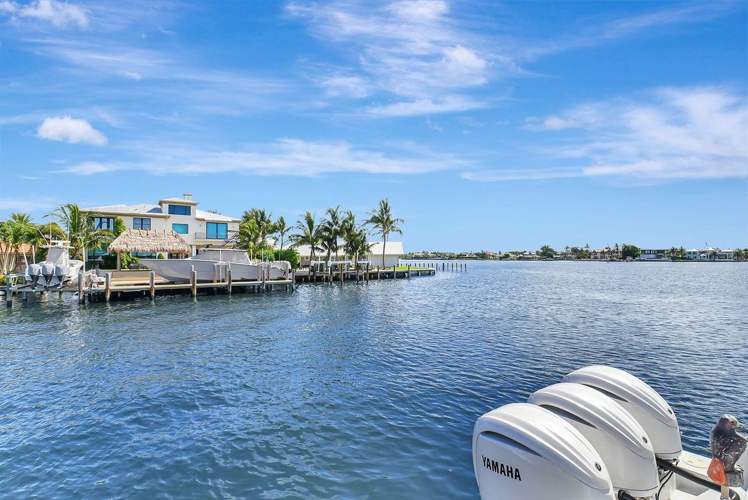 For Sale: $1,875,000 (3 beds, 2 baths, 2864 Square Feet)