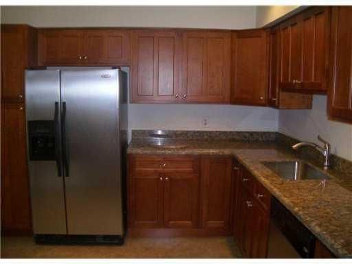 For Rent: $2,200 (3 beds, 2 baths, 1720 Square Feet)