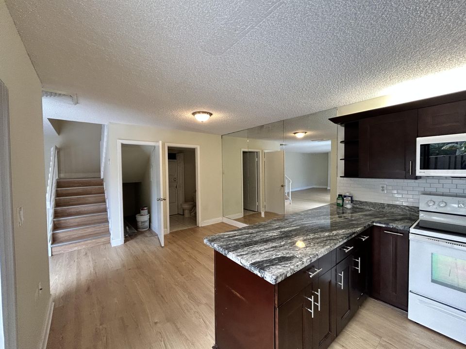 For Rent: $2,600 (2 beds, 2 baths, 1236 Square Feet)