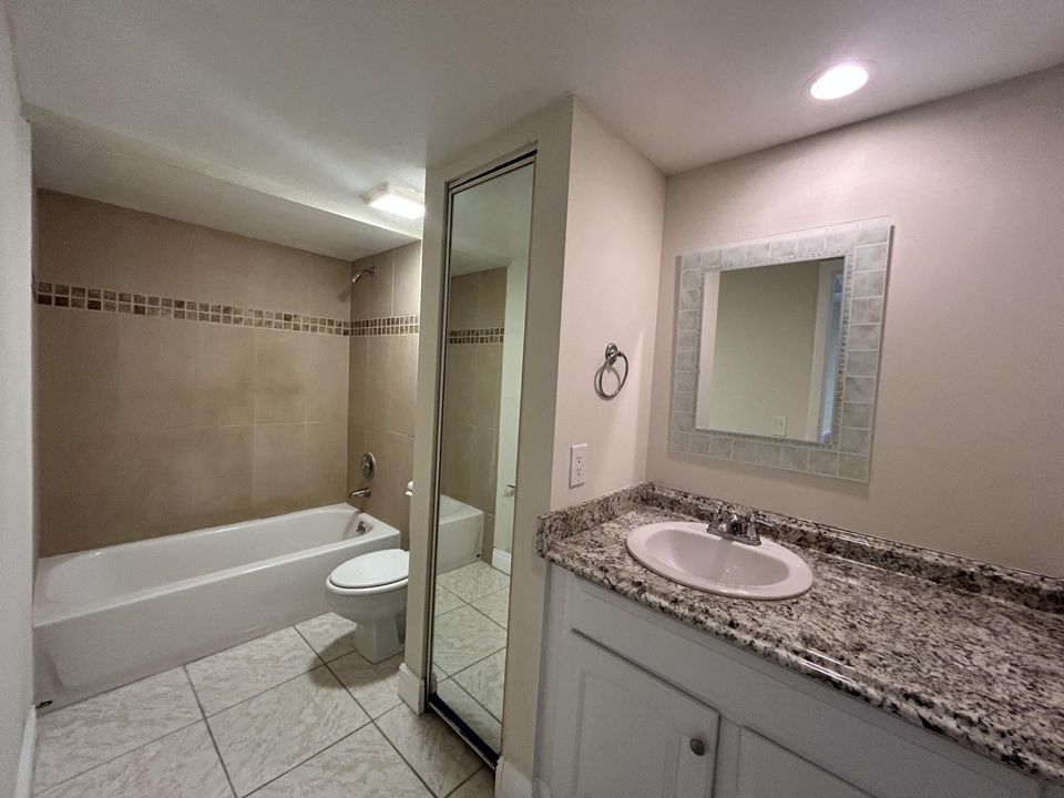 For Rent: $2,600 (2 beds, 2 baths, 1236 Square Feet)