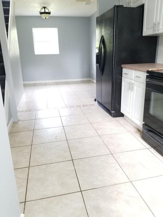 For Rent: $2,200 (3 beds, 1 baths, 2923 Square Feet)