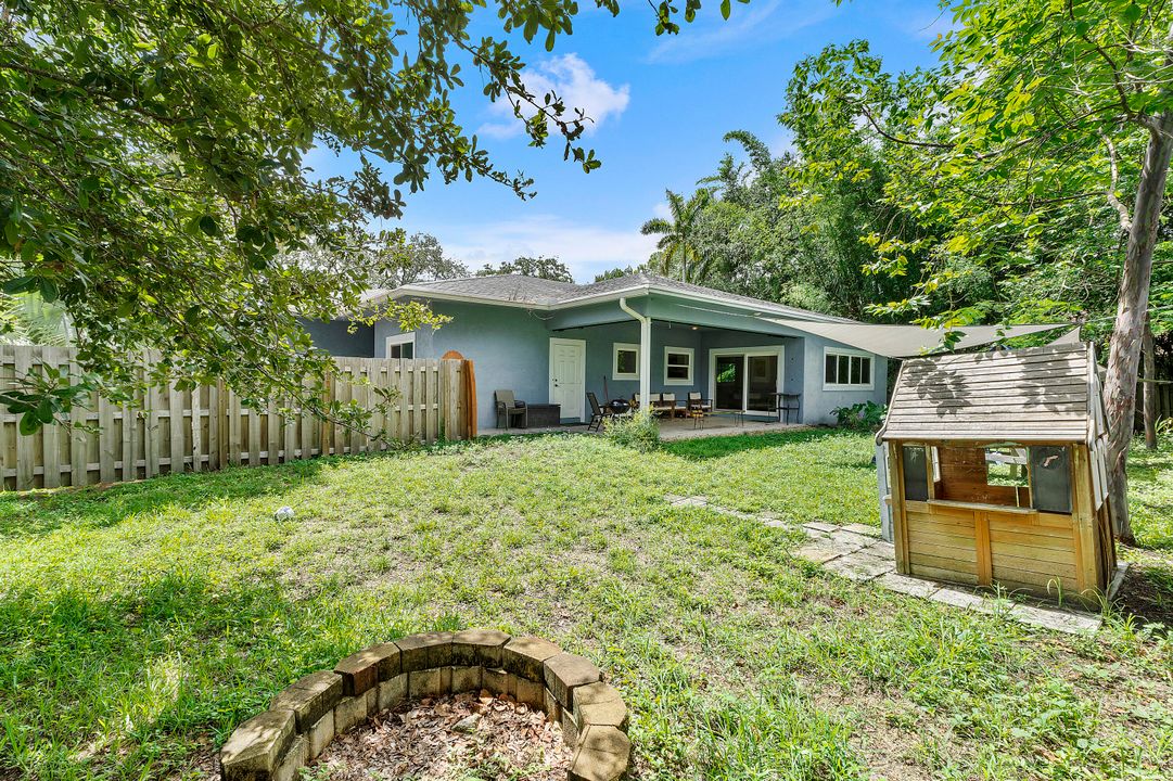 For Sale: $625,000 (3 beds, 2 baths, 1998 Square Feet)