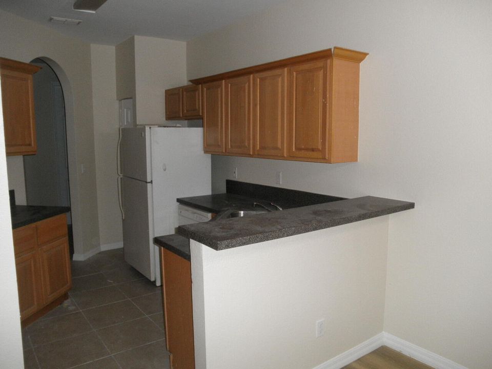 For Rent: $2,250 (3 beds, 2 baths, 1309 Square Feet)