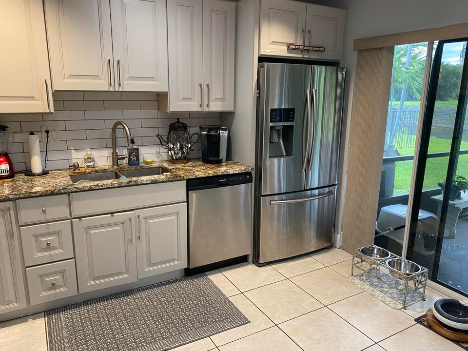 For Rent: $2,650 (2 beds, 2 baths, 1232 Square Feet)