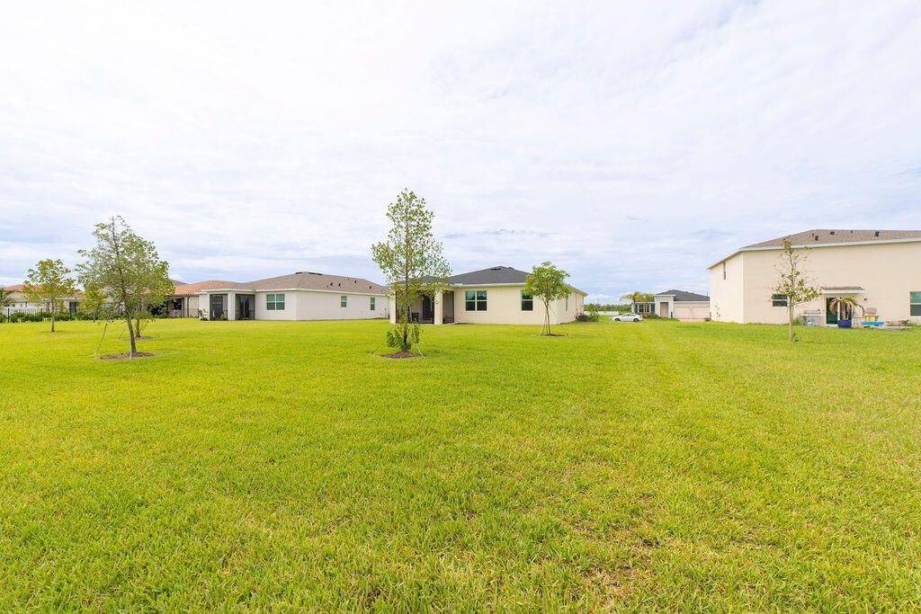 Active With Contract: $439,000 (4 beds, 2 baths, 1935 Square Feet)