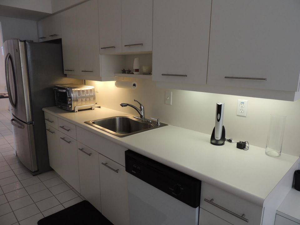 Active With Contract: $12,000 (2 beds, 2 baths, 1592 Square Feet)
