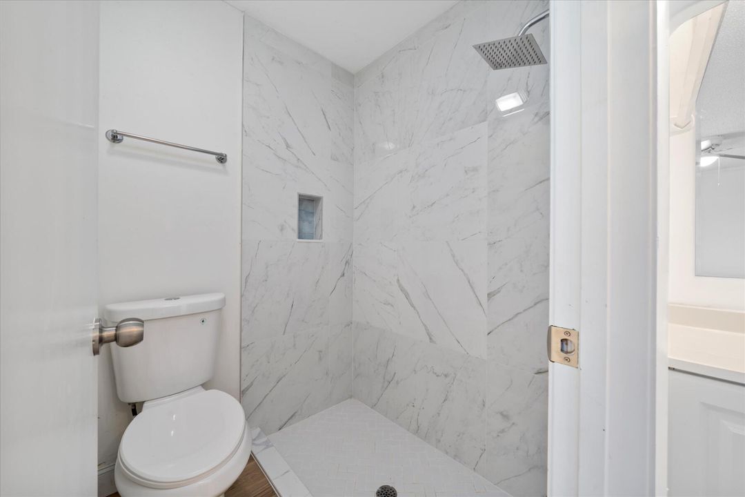 For Sale: $319,000 (3 beds, 2 baths, 1184 Square Feet)