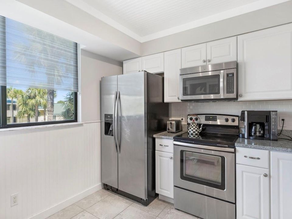 For Sale: $575,000 (3 beds, 2 baths, 1700 Square Feet)