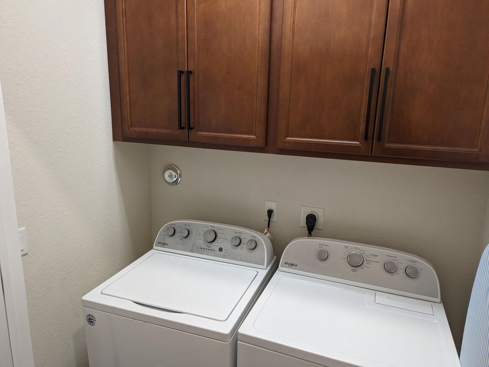 For Rent: $3,000 (3 beds, 2 baths, 1612 Square Feet)