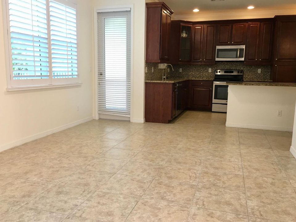 For Rent: $3,450 (3 beds, 2 baths, 1626 Square Feet)