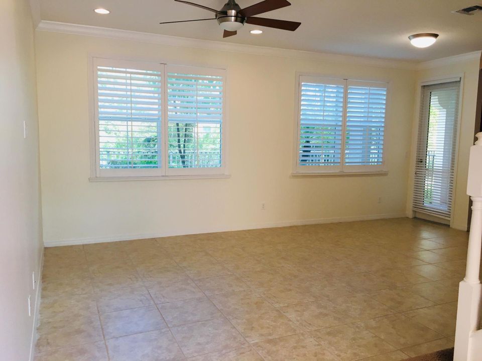 For Rent: $3,450 (3 beds, 2 baths, 1626 Square Feet)