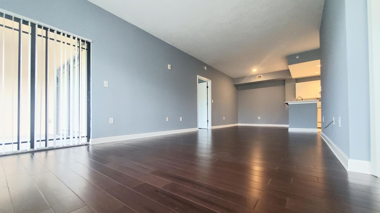 For Rent: $2,750 (2 beds, 2 baths, 1092 Square Feet)