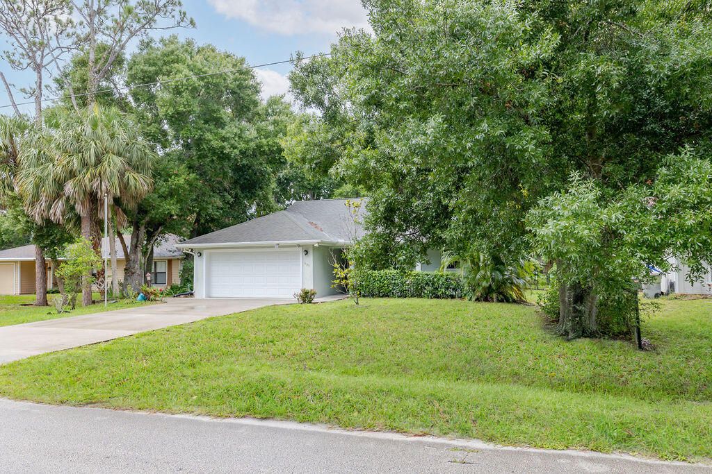 For Sale: $345,000 (3 beds, 2 baths, 1182 Square Feet)