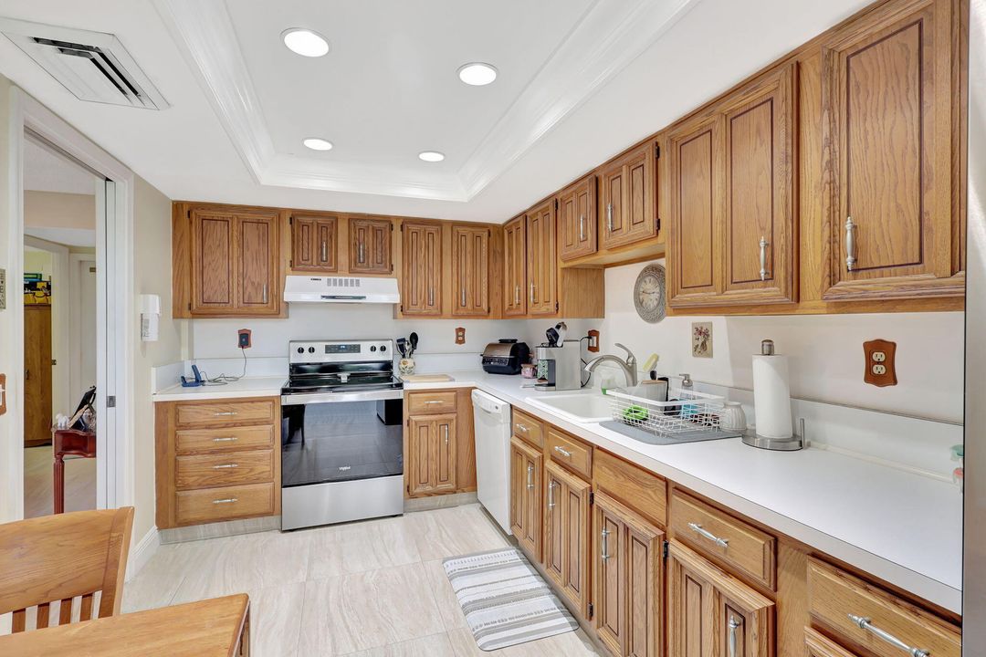 For Sale: $339,900 (2 beds, 2 baths, 1287 Square Feet)