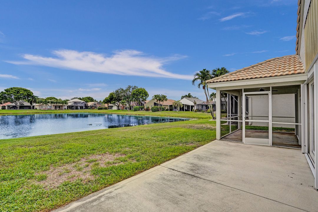 For Sale: $880,000 (3 beds, 2 baths, 2012 Square Feet)