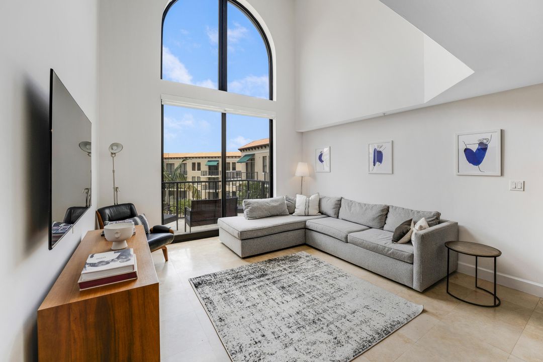 For Sale: $1,199,000 (3 beds, 2 baths, 1553 Square Feet)