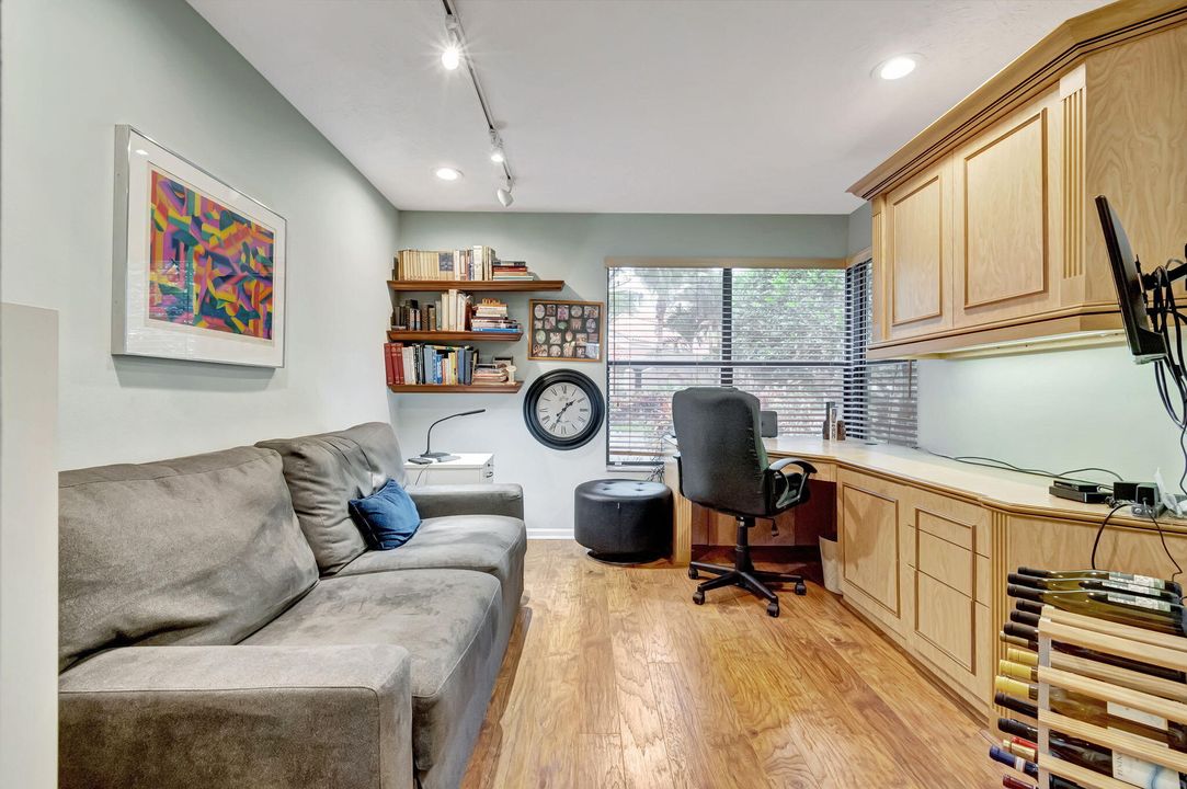 For Sale: $589,000 (3 beds, 3 baths, 1926 Square Feet)