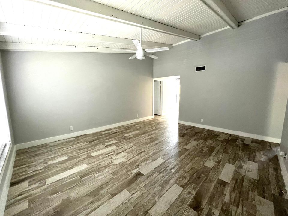 For Rent: $2,500 (3 beds, 2 baths, 1187 Square Feet)