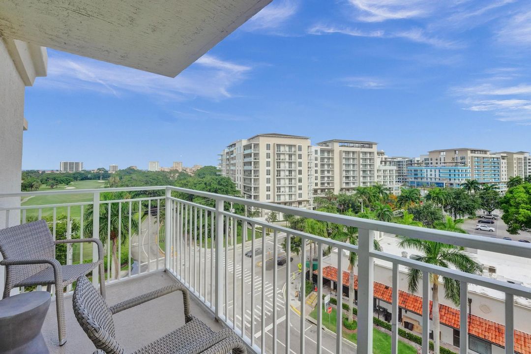 For Sale: $950,000 (3 beds, 2 baths, 1500 Square Feet)