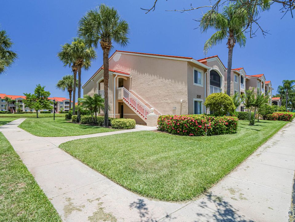 For Sale: $310,000 (3 beds, 2 baths, 1329 Square Feet)