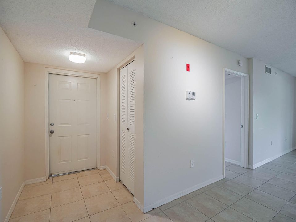 For Sale: $310,000 (3 beds, 2 baths, 1329 Square Feet)