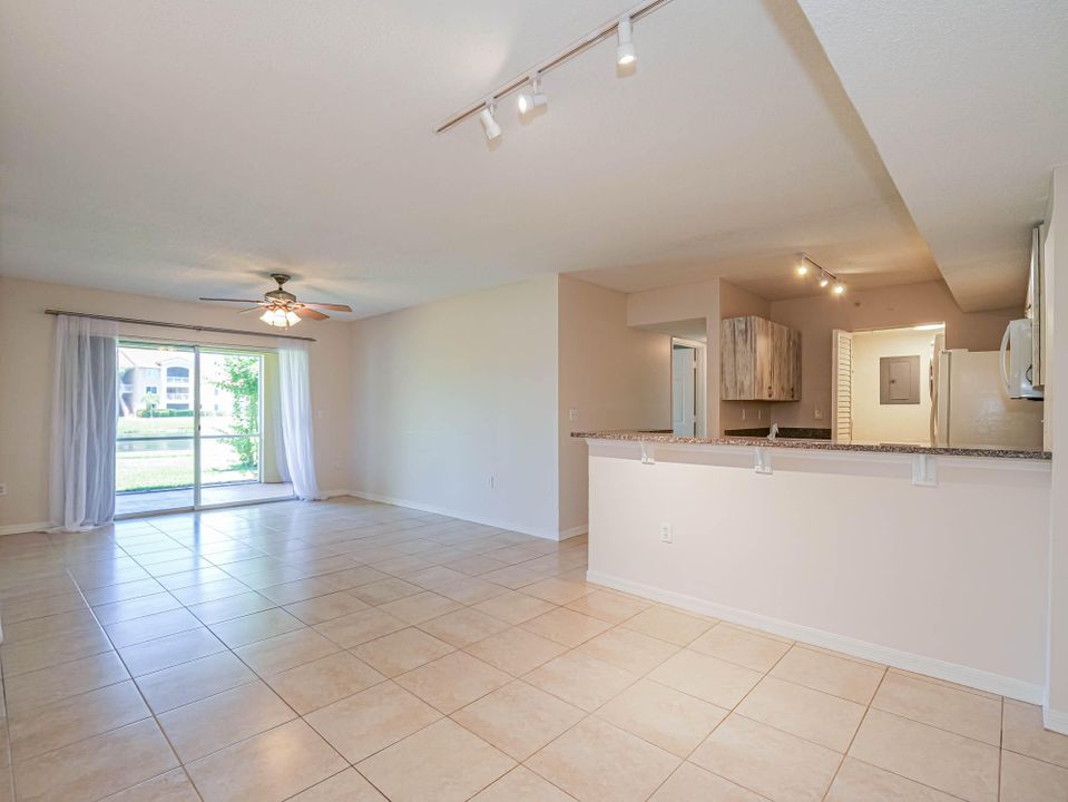 For Sale: $310,000 (3 beds, 2 baths, 1329 Square Feet)