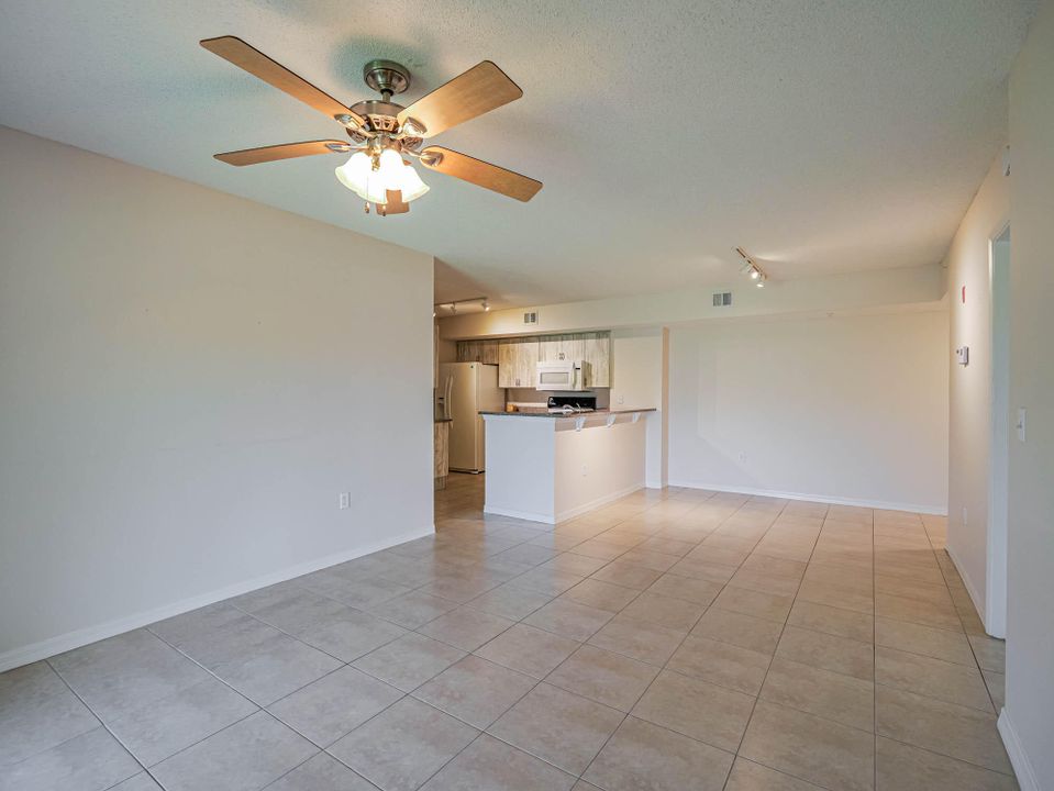 For Sale: $310,000 (3 beds, 2 baths, 1329 Square Feet)