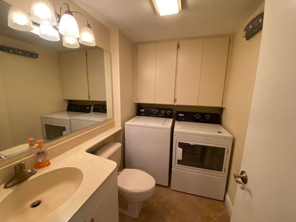 For Sale: $449,000 (2 beds, 2 baths, 1236 Square Feet)