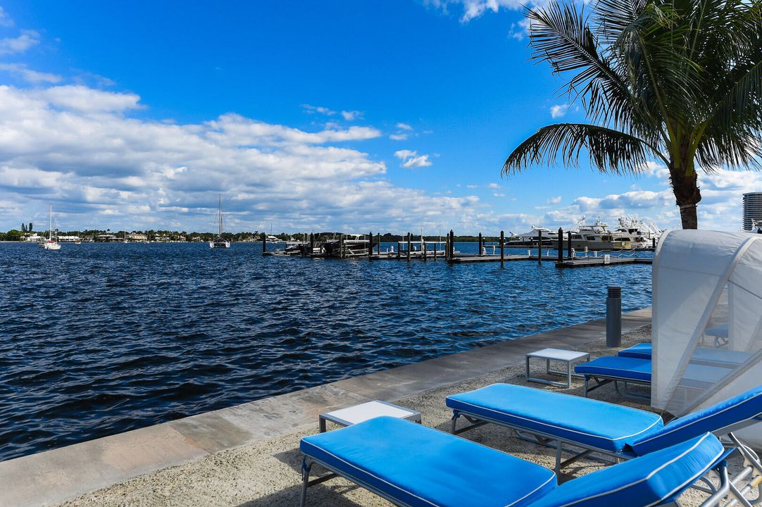 For Sale: $1,850,000 (2 beds, 2 baths, 1959 Square Feet)